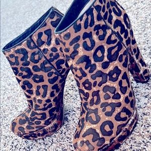 Michael Kors ankle boot 8.5